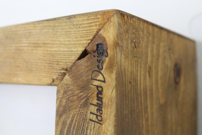 Kasse i træ fra idalund Design, håndlavet af genbrugs træ. 50x40