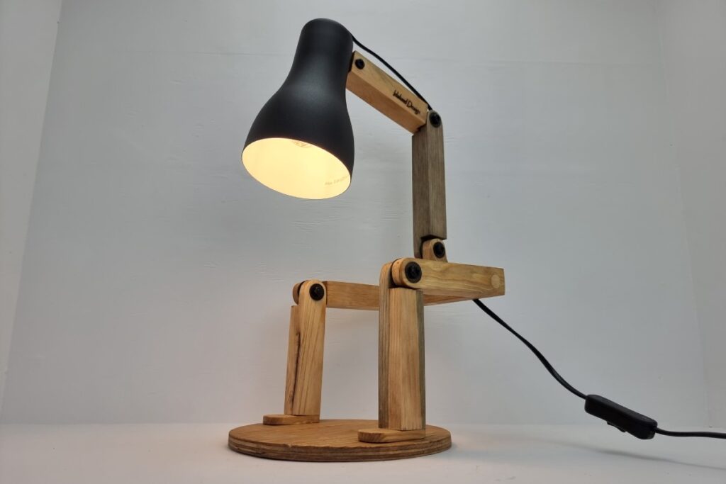 Armløs Lampemand med fod Lysebrun - Idalund Design